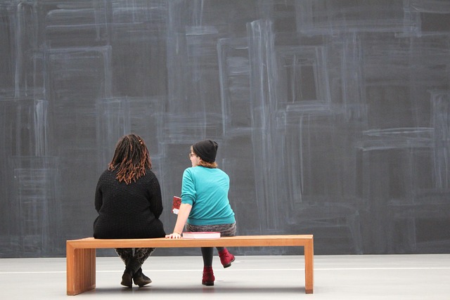 Institutional vs Commercial Art: Why the Line Is Blurring for Emerging Artists 3 insitutional vs commercial art